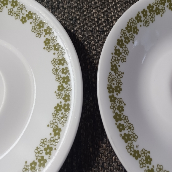 Vintage Corelle Spring Blossom Green Crazy Daisies Dessert Plates 6.5" Set Of 2 - Picture 3 of 6